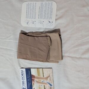 Truform Nude Moderate Compression Stockings  15-20 mmHg